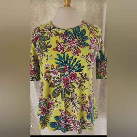 E4 Time and Tru floral tee - Picture 1 of 6